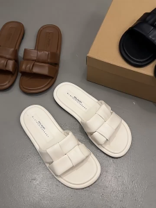 2025 New Flat Sandals Womens Summer Wear High-Grade Non-Slip Student Soft Bottom Beach Slippers