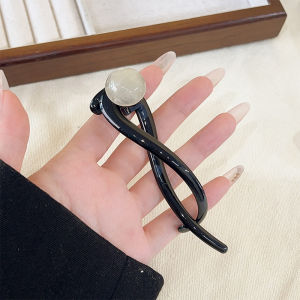 Fairy Castle: Elegant Pearl One-word Hairpin Women New 2024 Retro Ball Twist Hairpin Back of Head Shark Clip Hair Accessories