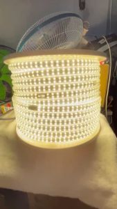 Led dây 2835 hắt trần cao cấp cuộn 100M loại 2 hàng bóng 220V ánh sáng vàng (180 leds)