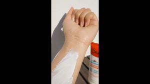 Solare SPF 50 Sunblock - Tabir Surya Melindungi dan Mencerahkan Kulit Whitening Lotion 75Gr