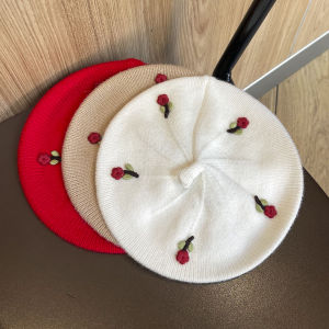Sweet Knitted Beret Hat for Baby Girls Warm Cozy Winter Fashionable Painter Cap Short Brim Flat Top Knit Hat for Spring And Autumn