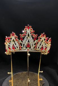 SALANGHANDA Vintage Baroque Crown: A Stylish Rhinestone Bridal Tiara & Pageant Crown