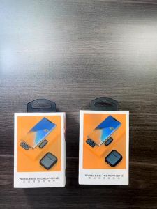 Wireless Lapel Microphone Portable Lavalier Microphone Audio Video Recording Mini Mic Plug and Play Mic for PC Live Gaming Streaming Recording Vlog Youtube Live Video Blog Microphone with Charging Box