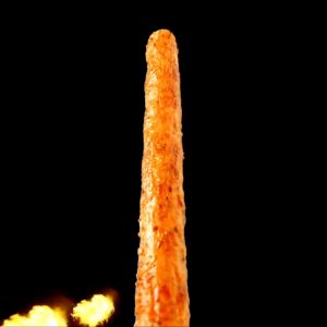 Weilong LaTiao Big Spicy Stick 70g/Pack Da La Bang WeiLong Besar Pedas Jalur Snek Selebriti Internet 卫龙大辣棒辣条网红零食70g/包