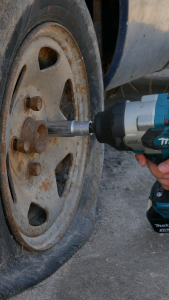 MAKITA บล็อกไร้สาย 1/2นิ้ว Brushless Motor แรงบิด 1000Nm. รุ่น DTW1002ZX2 (รับประกัน 1ปี)