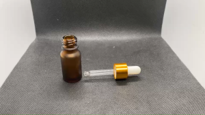 ขวด 10 มล.สีน้ำตาลขุ่น (12ใบ) ฝาทอง+บีบขาว+หลอดแก้ว 09#18