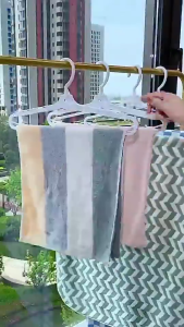 Hanger Pakaian Bahan Plastik Bisa Ditarik Panjang 67cm Gantungan Baju Besar Gantungan Handuk Besar