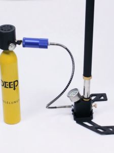 DIDEEP PCP Manual Bertekanan Tinggi Pompa 4 Level 30Mpa 4500 PSI Pompa Sanggurdi Pengisian Senapan Angin PCP Bertekanan Tinggi dengan Pengukur Tekanan Filter Basah Oli Baja Tahan Karat untuk Pengisian Tangki Selam Senapan Angin Paintball Stirrup Pump