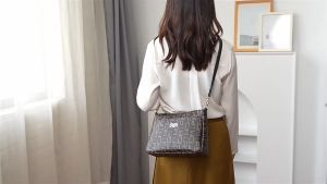 ELACCENT กระเป๋าสะพาย กระเป๋าสะพายผญ กระเป๋าสะพายผู้หญิง กระเป๋าแฟชั่น  PU กระเป๋าวินเทจ สไตล์เรโทรผู้หญิงกระเป๋าครอสบอดี้แฟชั่นกระเป๋าสะพายไหล่ กระเป๋า ผญแฟชัน กระเป๋า สะพาย ผู้หญิง