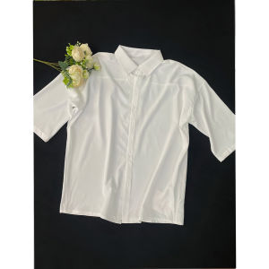 เสื้อเชิ้ตแขนสั้นผ้าไหมน้ำแข็งบางสำหรับผู้ชาย ทรงหลวม สวมใส่สบาย ฤดูร้อน 2025 ทรงปกติ คอกลม สีพื้น