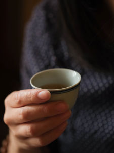 Yetao Jingdezhen Ancient Chinese Hand-Painted Blue And White Junzi Ruocheng Cup Single Cup Set with Tray Yinshan Creation