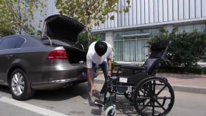 Xe lăn tay ngã lưng 6 nấc có đệm và bô vệ sinh Xe lănđa năng - Có thể ngã thành giường