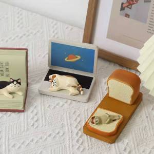 Creative and Cute Desktop Cell Phone Stand Decorative Gift