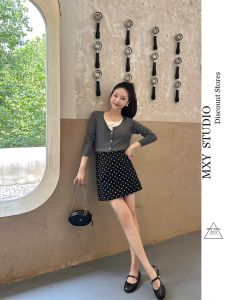 กระโปรงสั้นทรงเอเอวสูงลายจุดสไตล์เกาหลีสำหรับผู้หญิง แฟชั่นลำลอง ฤดูใบไม้ร่วง เอฟเฟกต์สีสันสดใส กระโปรงสั้นทรงเอ