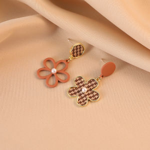 Asymmetric Flower Ear Cuff No Piercing Required Unique Design High Quality Fashionable Jewelry for Women Alloy/Dipped Silver/Dipped Gold