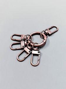 Bronze Tone Keychain Pendant Vintage Small Door Buckle Mens Personality Metal Key Holder Creative Cultural Key Ring