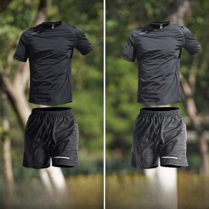 ชุดกีฬาผู้ชาย ชุดกีฬาฤดูร้อน ผ้าไหมน้ำแข็ง แห้งเร็ว แขนสั้น เครื่องมือฝึกซ้อมวิ่ง ชุดออกกำลังกาย ใหม่ ผ้าฝ้ายผสมโพลีเอสเตอร์