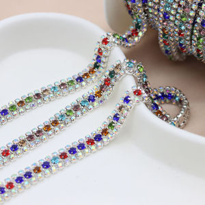 ลูกปัดคริสตัลแก้วสีสันสดใส 3 แถว โซ่เงิน ประดับเสื้อผ้า ลูกปัดคริสตัล โซ่ ลูกปัดคริสตัล ลูกปัดคริสตัล