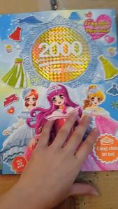 Sách - 2000 hình dán trang phục công chúa -Công chúa trí tuệ (sách bản quyền)