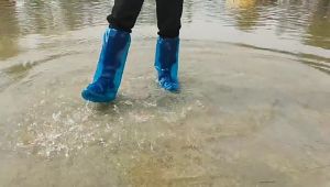 Gratis Ongkir - Cover Sepatu Anti Air / Jas Hujan Sepatu Waterproof / Solusi Aman Terhidar Air