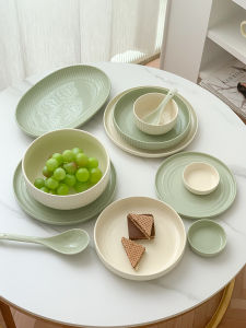 ชุดจานชามเครื่องใช้บนโต๊ะอาหารเซรามิกเนื้อสัมผัสดีมากสำหรับใช้ในบ้านจานชามสไตล์ครีมจานตะเกียบชามสำหรับรับประทานอาหารชามก๋วยเตี๋ยวชามซุปแบบใหม่ปี2023