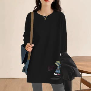 เสื้อยืดคอกลมแขนยาวทรงหลวมผ้าฝ้ายแท้สีขาวสำหรับผู้หญิง เสื้อชั้นในทรงหลวมสำหรับฤดูใบไม้ร่วงและฤดูหนาว