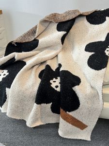 Luxurious Retro Style Sofa Blanket Half-Fur Nap Blanket Office Decorative Blanket Simple Design High-Quality Polyester Fiber