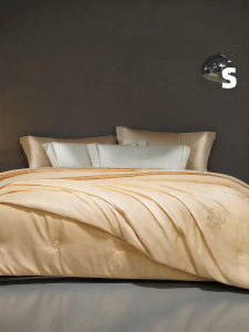 Mercury | Antibacterial All-Season Gold Silk Duvet