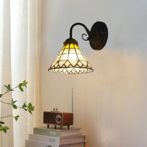 Tiffany Style Antique European Classical Bedroom Bathroom Wall Lamp Iron Body Glass Shade Copper Accents Bedside Room Wall Light