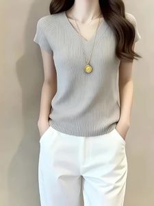 Plus Size Flattering Loose Concealing Knit Top
