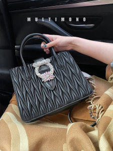 กระเป๋าสะพายไหล่หนังแพะสีแดงสำหรับเจ้าสาว กระเป๋าสะพายมือทรงสี่เหลี่ยม กระเป๋าสะพายไหล่แบบมีซิป กระเป๋าสะพายแบบลำลอง