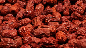 พุทราจีน แห้ง 100% Dried Jujube ตรากอเงินฟาร์ม ขนาด 500 กรัม ไม่มีเมล็ด สามารถรับประทานได้เลย ใช้เป็นส่วนผสมในการประกอบอาหาร เครื่องดื่ม หรือทำชา คัดสรรอย่างดี สะอาด ปลอดภัย มาตรฐาน อย.