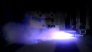 เครื่องพ่นหมอก LED RGB 1200W จาก Somspot เครื่องพ่นหมอกพร้อมรีโมทคอนโทรล อุปกรณ์สร้างเอฟเฟกต์บนเวทีสำหรับงานปาร์ตี้ดีเจดิสโก้