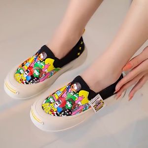 LAL Sneakers & Sneakers Chunky với tối giản ánh sáng và thoáng mát và nó có cổ ngắn mũi tròn cho phụ nữ