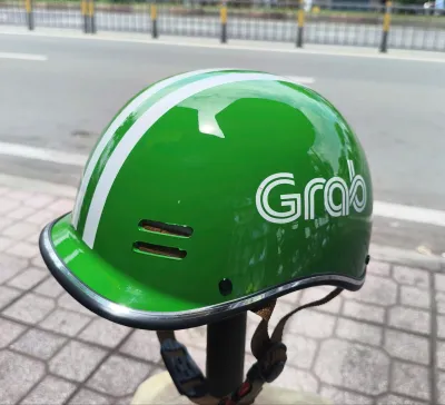 Mũ bảo hiểm cá heo Grab
