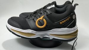 sepatu sneaker olahraga pria terbaru desain elegan bahan nylon anti luntur hiqh quality dan anti selip
