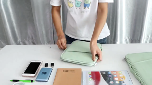 กระเป๋าโน๊ตบุค/ไอแพด กันน้ำ พร้อมช่องเก็บอุปกรณ์ หนังเทียม กันกระแทก 13-14 นิ้ว