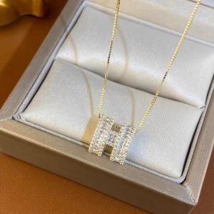 อินเทรนด์ H Letter ต่างหู Micro-Paved Zircon S925 เข็มเงิน เรียบง่าย ดีไซน์ สไตล์เกาหลี ผู้หญิง แฟชั่นเครื่องประดับหูอุปกรณ์เสริม