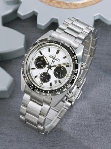 Seiko Prospex Solar Quartz Mens Watch Waterproof Sport Style round Dial Mineral Strengthened Glass Mirror 200M Depth