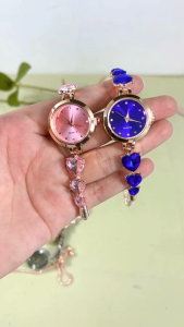 【love】Jam Tangan serut Wanita strap Gelang  Mewah Strap Kristal Bentuk Love dari Jakarta