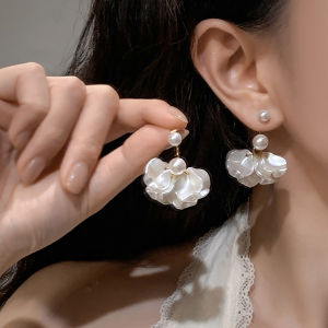 Pianist | Pure 999 Silver Jasmine Pearl Ear Cuff Earrings