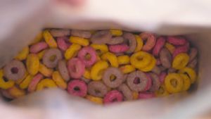 Ngũ cốc ăn sáng Kelloggs Froot Loops hộp 150g/285g