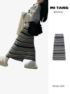 กระโปรงยาวถักลายทางสำหรับผู้หญิง ทรงเอวสูง ทรงเข้ารูป ทรงยาวคลุมเข่า สำหรับฤดูใบไม้ร่วงและฤดูหนาว กระโปรงสั้นผ้าฝ้ายผสมโพลีเอสเตอร์