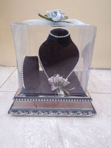 Tempat Mahar Perhiasan Pernikahan (Kalung dan Gelang)