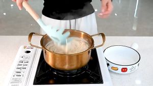 Centong Irus Sendok Sayur Silikon Silicone Tahan Panas Gagang Kayu