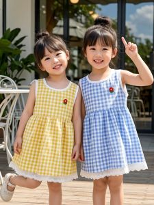 Sleeveless Fashionable Check Outfit