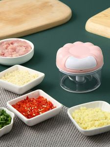 Mini Garlic Press Home Use Tool for Grinding Garlic Paste Manual Garlic Chopper Squeezer Kitchen Cooking Accessories Plastic