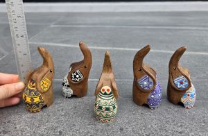 ช้าง ช้างไม้ เพ้นท์สี ขนาดสูง 3.5 นิ้ว สำหรับวางตั้งโชว์ ตกแต่งบ้าน หรือเป็นของฝากของที่ระลึก