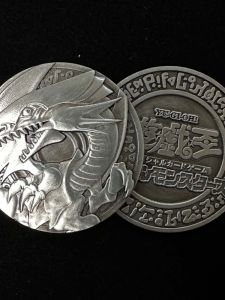 สร้อยคอปมเงินทองแดง 25 ปีเกมดิวตี้ พระเจ้าสามเทพ ลูกปัดเหรียญกษาปณ์ พระมังกรสีขาว แม่ม่ายสีดำ เรียบง่าย ไม่ซับซ้อน