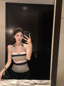 chaqi | เสื้อกั๊กถักคอวีแขนกุดทรงสลิมฟิตสำหรับผู้หญิงในช่วงฤดูร้อนปี 2025 สไตล์อเมริกัน เสื้อคลุมกันหนาวลายทางย้อนยุคใหม่